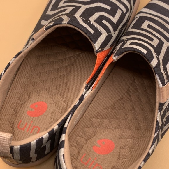 UIN Men's Thread of Maze Slip-on Casual Shoes Black/White Travel- Size 8.5 - Picture 5 of 8